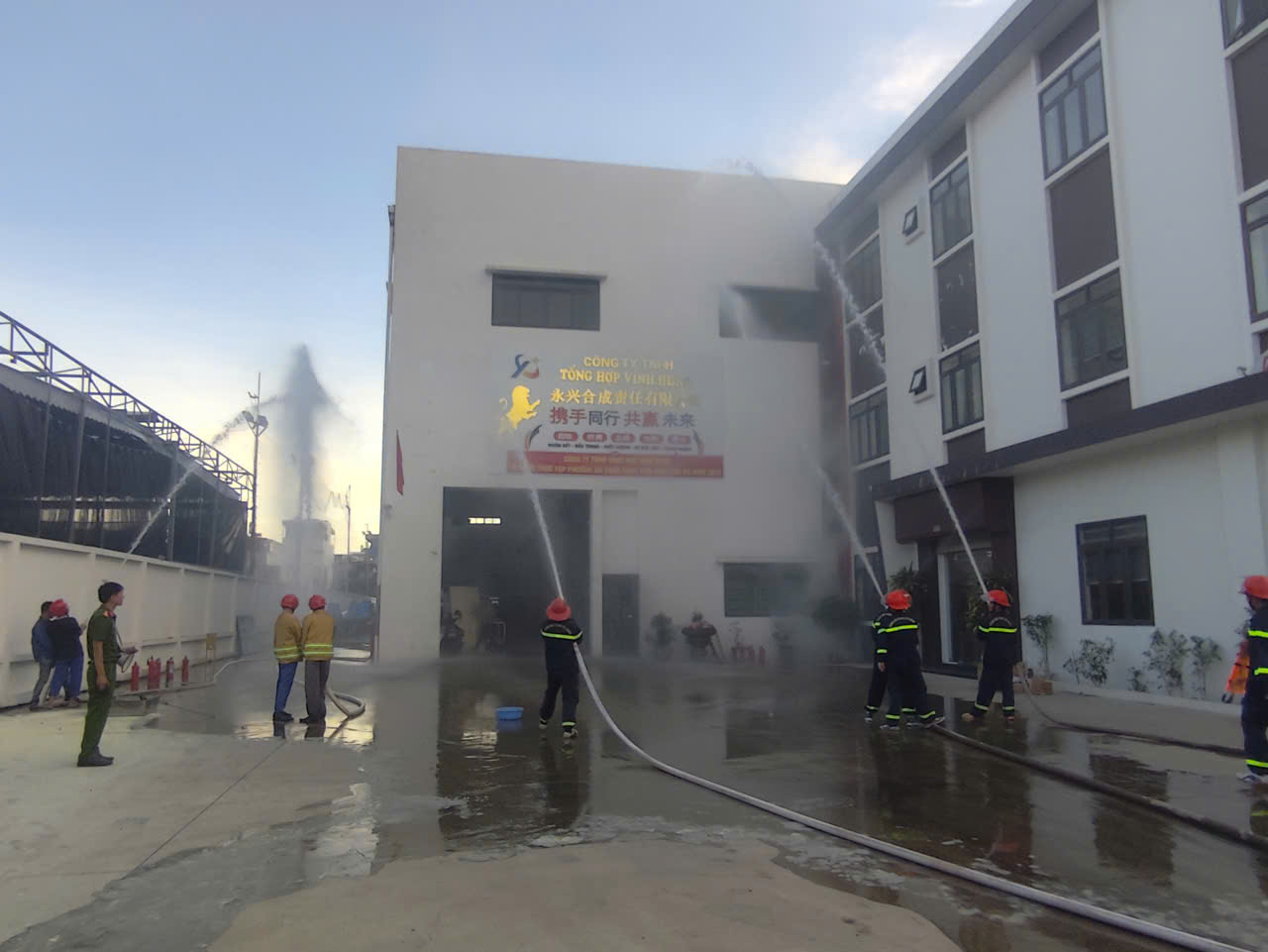 Thực tập phương án chữa cháy và CNCH năm 2025 tại Công ty TNHH Tổng hợp Vĩnh Hưng (phường Kiến An)